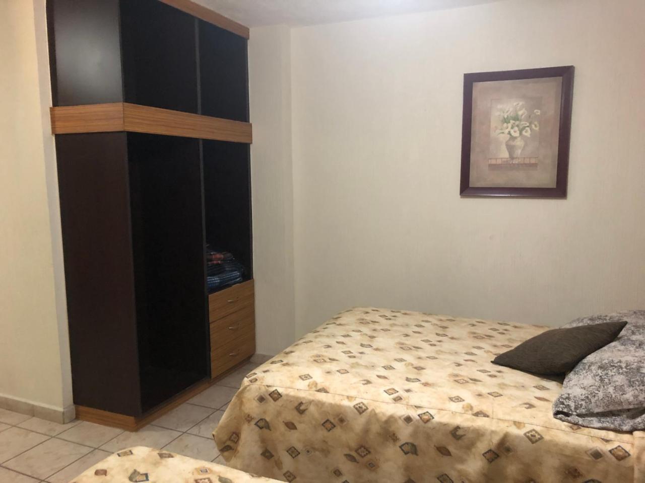 Hotel Del Carmen Леон Экстерьер фото